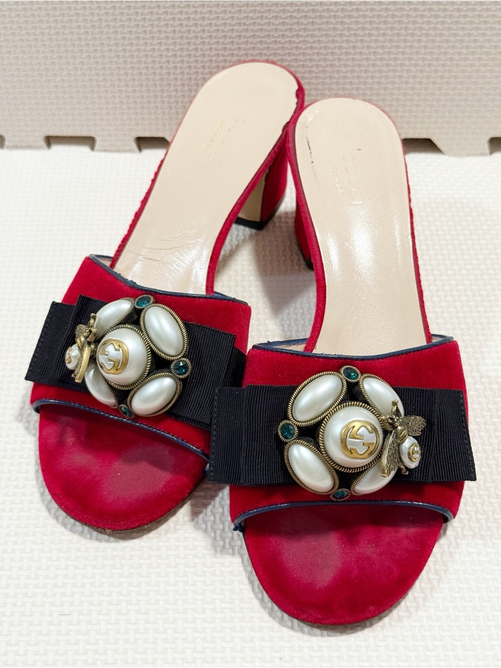 GUCCI Red Suede Bee & Pearl Grosgrain Bow Mid-Heel Mule Sandals Size 38